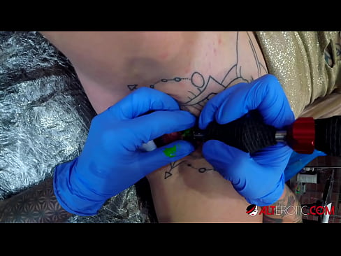 ❤️ Äärimmäisen tatuoitu hottie Sully Savage sai tatuoinnin klitorikseen ️ Porno at us fi.bladesoul.top ﹏